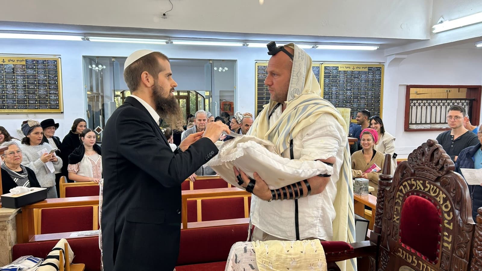 טקס ברית בבית הכנסת